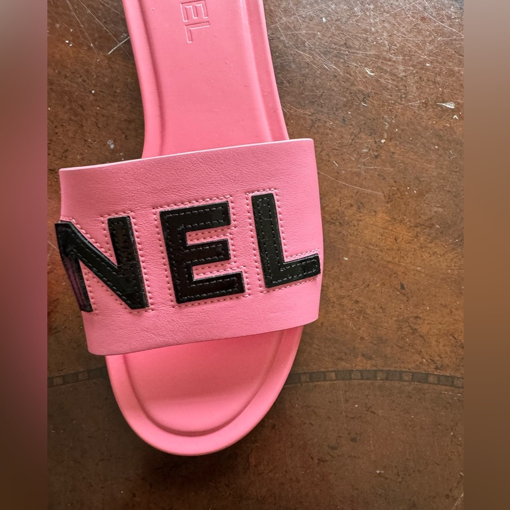 Chanel slides - Picture 3 of 15